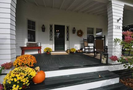Sitting Pretty on the Dorset Green - Dorset, Vermont