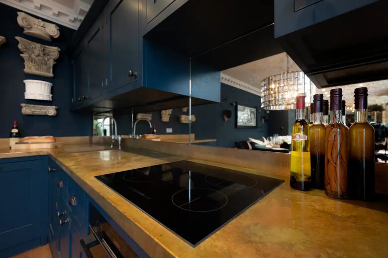 Milton House - Cheltenham, United Kingdom
