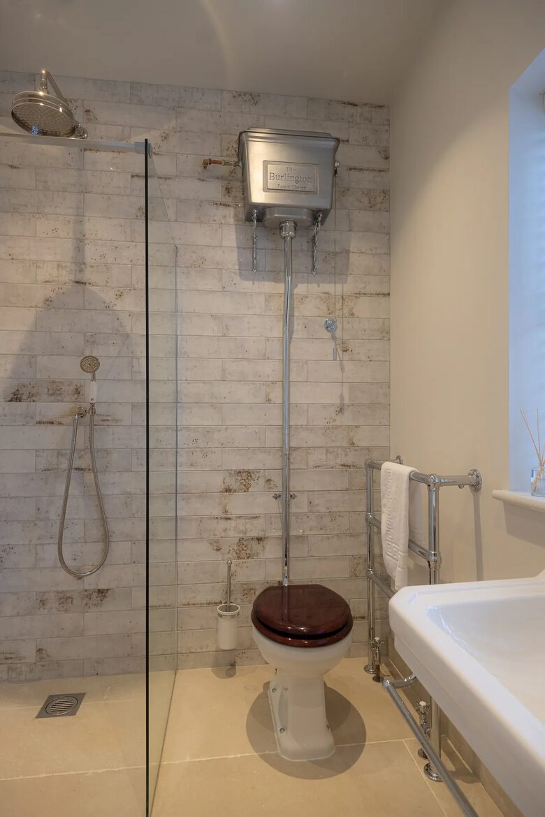 Milton House - Cheltenham, United Kingdom