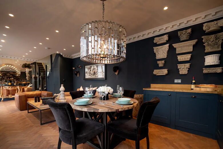 Milton House - Cheltenham, United Kingdom