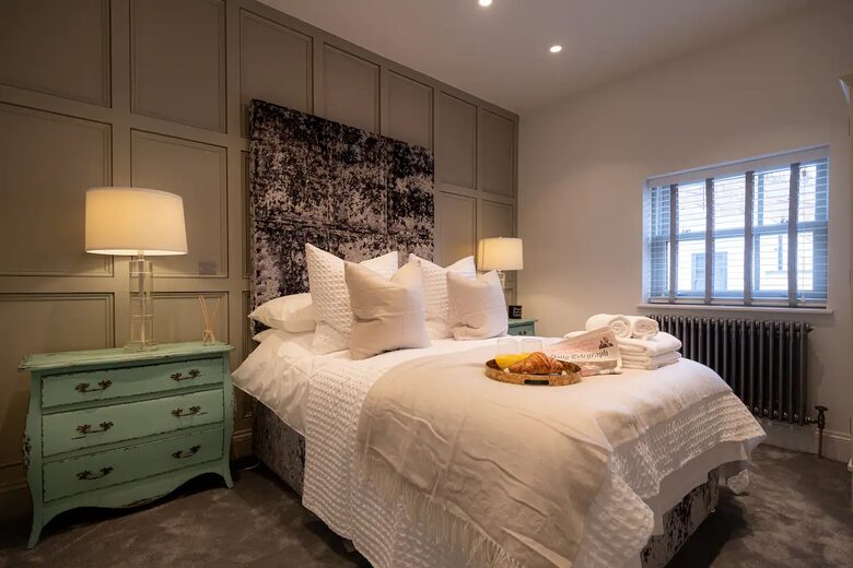 Milton House - Cheltenham, United Kingdom