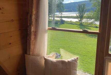 Stunning Lakeside Retreat in Green Mountains | With Hot Tub - Danby, Vermont