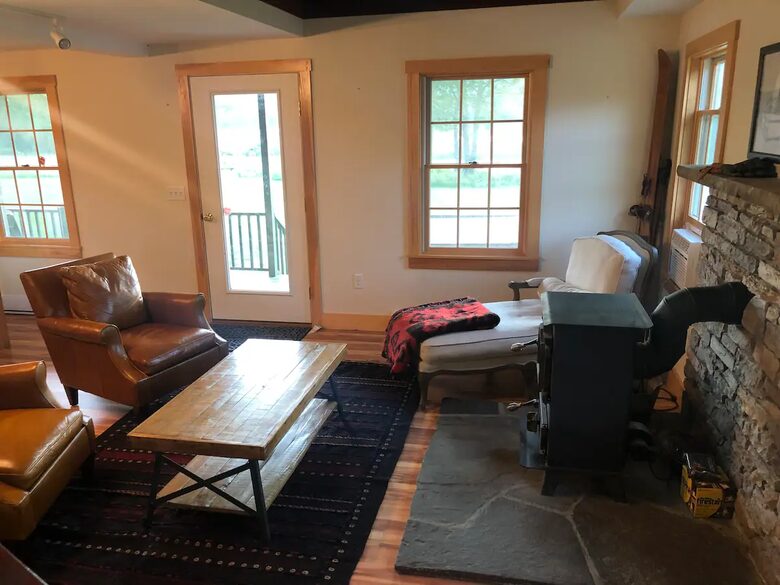 Stunning Lakeside Retreat in Green Mountains | With Hot Tub - Danby, Vermont