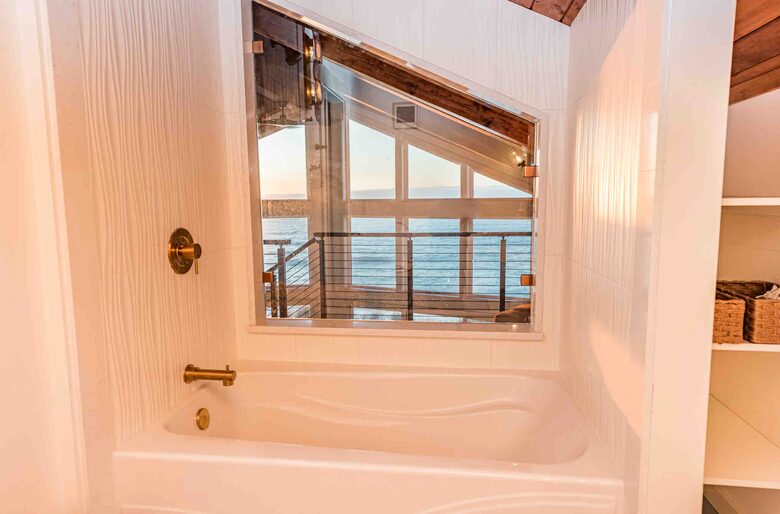 Strait Surf House - Port Angeles, Washington