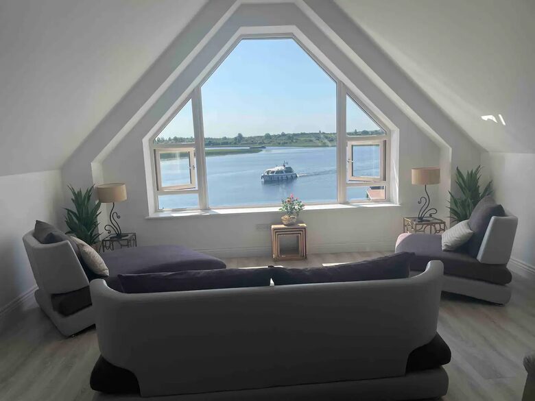 Luxury Waterfront Apartment - Co Roscommon, Ireland