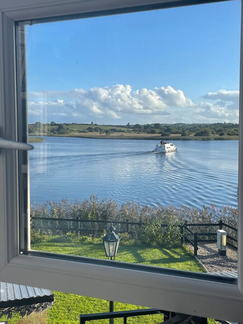 Luxury Waterfront Apartment - Co Roscommon, Ireland