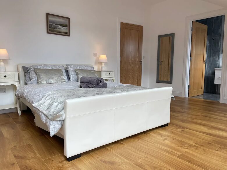 Luxury Waterfront Apartment - Co Roscommon, Ireland