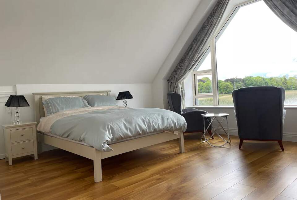 Luxury Waterfront Apartment - Co Roscommon, Ireland