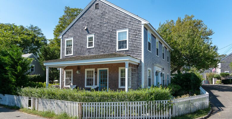Exquisite Six-Bedroom Retreat in Nantucket Historic Downtown - Nantucket, Massachusetts