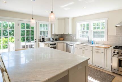 Exquisite Six-Bedroom Retreat in Nantucket Historic Downtown - Nantucket, Massachusetts