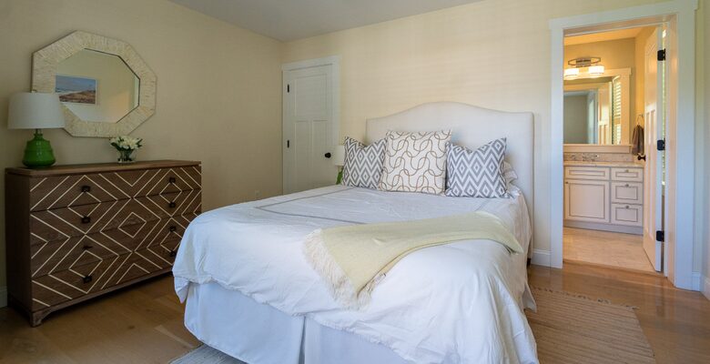 Exquisite Six-Bedroom Retreat in Nantucket Historic Downtown - Nantucket, Massachusetts