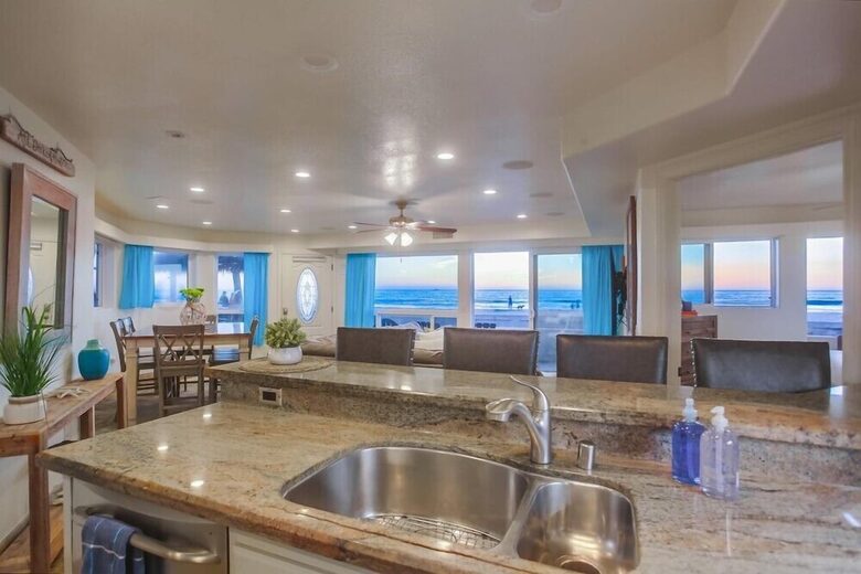 Aloha 1 | Mission Beach Oceanfront - San Diego, California