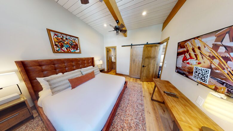Modern Vail Condo - Slopeside and Loaded with Amenities - Vail, Colorado