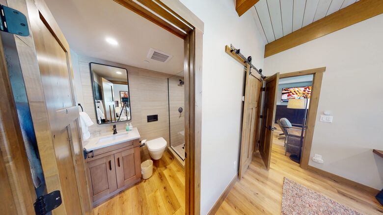 Modern Vail Condo - Slopeside and Loaded with Amenities - Vail, Colorado