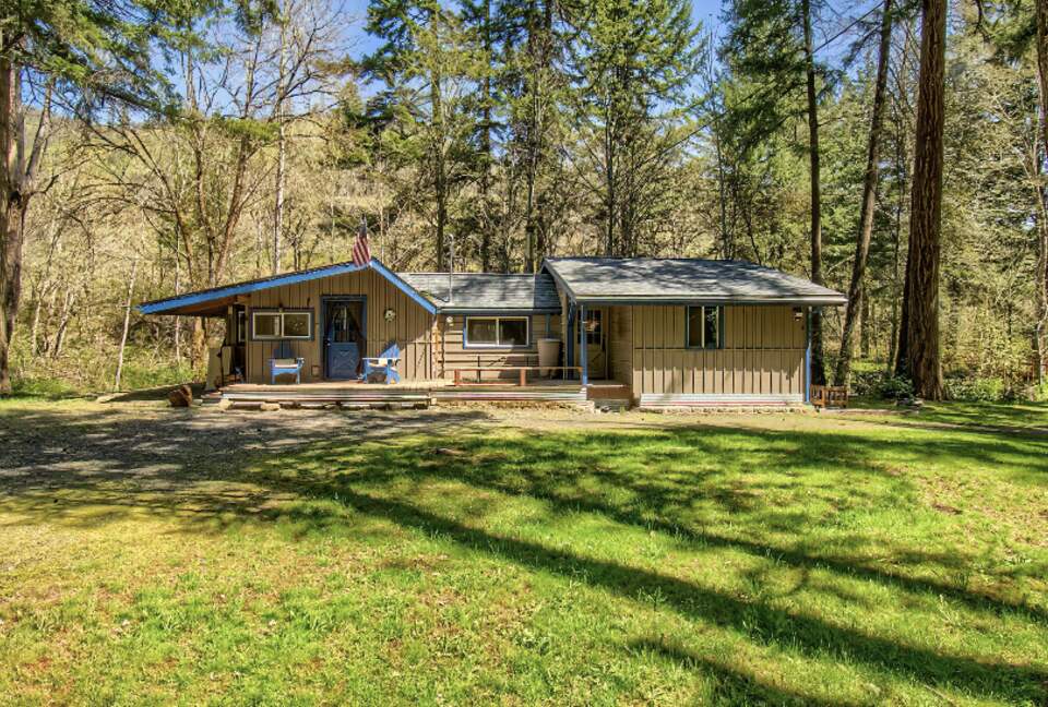 Serene Cabin in the Woods with Creek - Mosier, Oregon