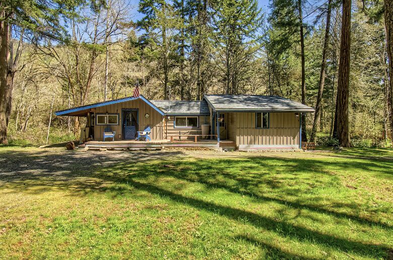 Serene Cabin in the Woods with Creek - Mosier, Oregon