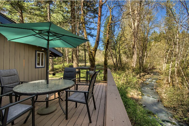Serene Cabin in the Woods with Creek - Mosier, Oregon