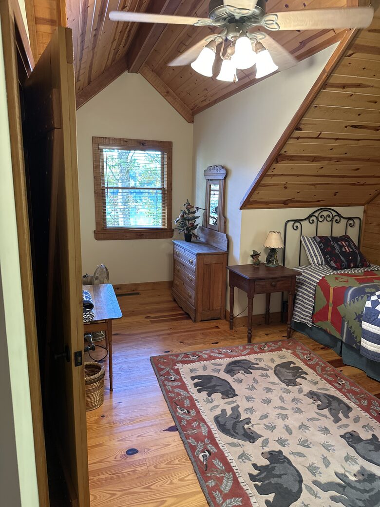 Custom Built Log Cabin on Pristine Lake Santeetlah - Robbinsville, North Carolina