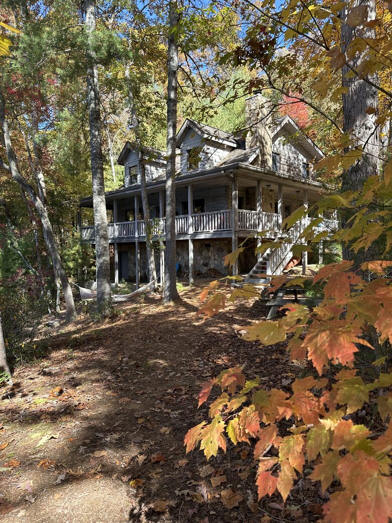 Custom Built Log Cabin on Pristine Lake Santeetlah - Robbinsville, North Carolina