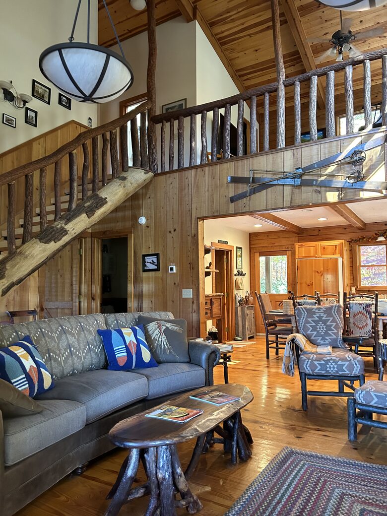Custom Built Log Cabin on Pristine Lake Santeetlah - Robbinsville, North Carolina