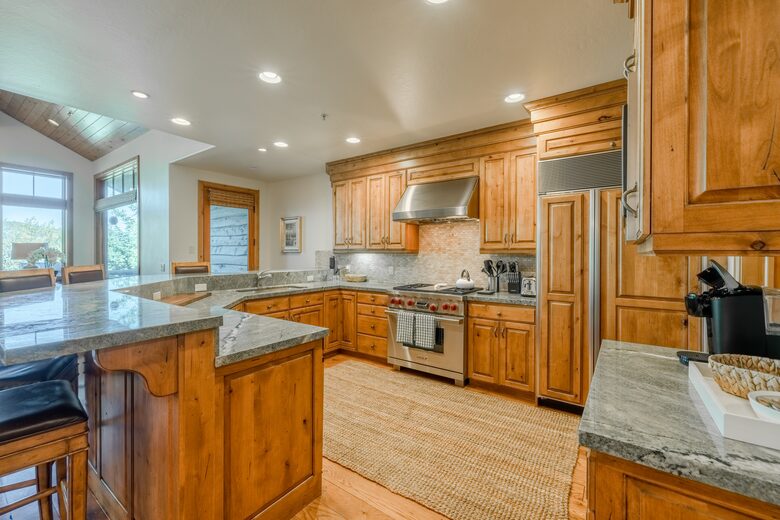 Luxury Deer Valley (mid-mountain) Ski-In/Ski-Out - Park City, Utah