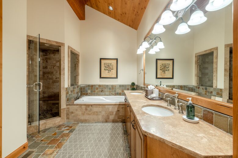 Luxury Deer Valley (mid-mountain) Ski-In/Ski-Out - Park City, Utah