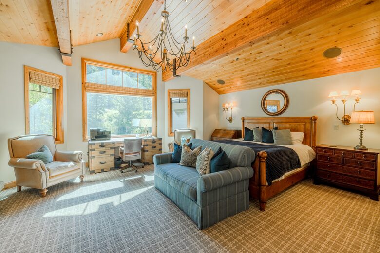 Luxury Deer Valley (mid-mountain) Ski-In/Ski-Out - Park City, Utah