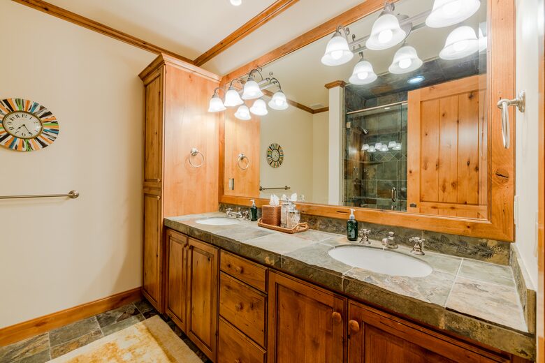 Luxury Deer Valley (mid-mountain) Ski-In/Ski-Out - Park City, Utah