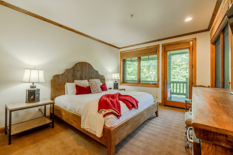Luxury Deer Valley (mid-mountain) Ski-In/Ski-Out - Park City, Utah