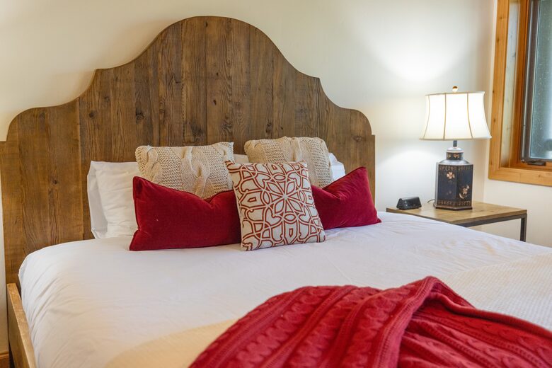 Luxury Deer Valley (mid-mountain) Ski-In/Ski-Out - Park City, Utah