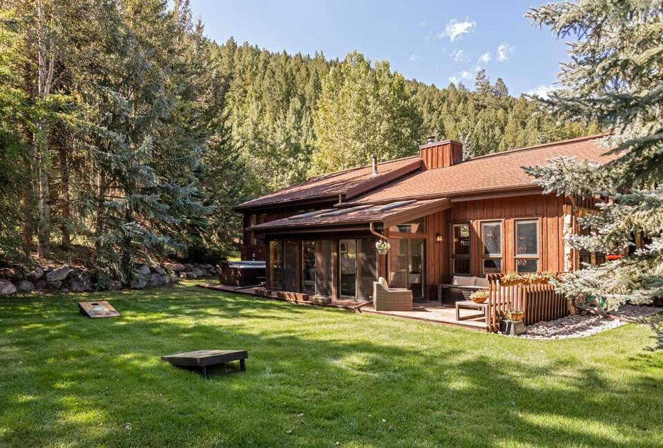 Mountain Modern Home with Private Hot Tub - Between Vail and Beaver Creek! - Avon, Colorado