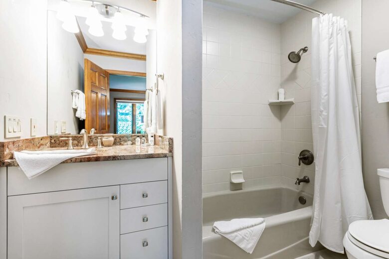 Mountain Modern Home with Private Hot Tub - Between Vail and Beaver Creek! - Avon, Colorado