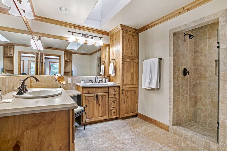 Mountain Modern Home with Private Hot Tub - Between Vail and Beaver Creek! - Avon, Colorado