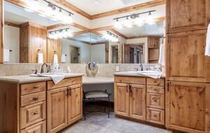 Mountain Modern Home with Private Hot Tub - Between Vail and Beaver Creek! - Avon, Colorado