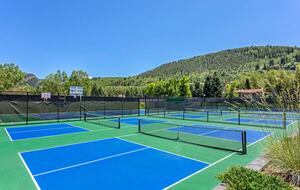 Mountain Modern Home with Private Hot Tub - Between Vail and Beaver Creek! - Avon, Colorado