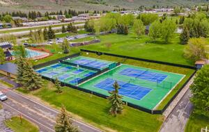 Mountain Modern Home with Private Hot Tub - Between Vail and Beaver Creek! - Avon, Colorado