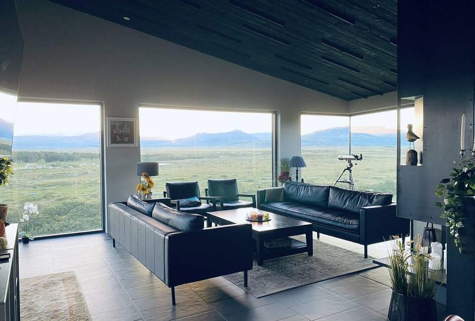 Amazing panoramic view from the living room.
