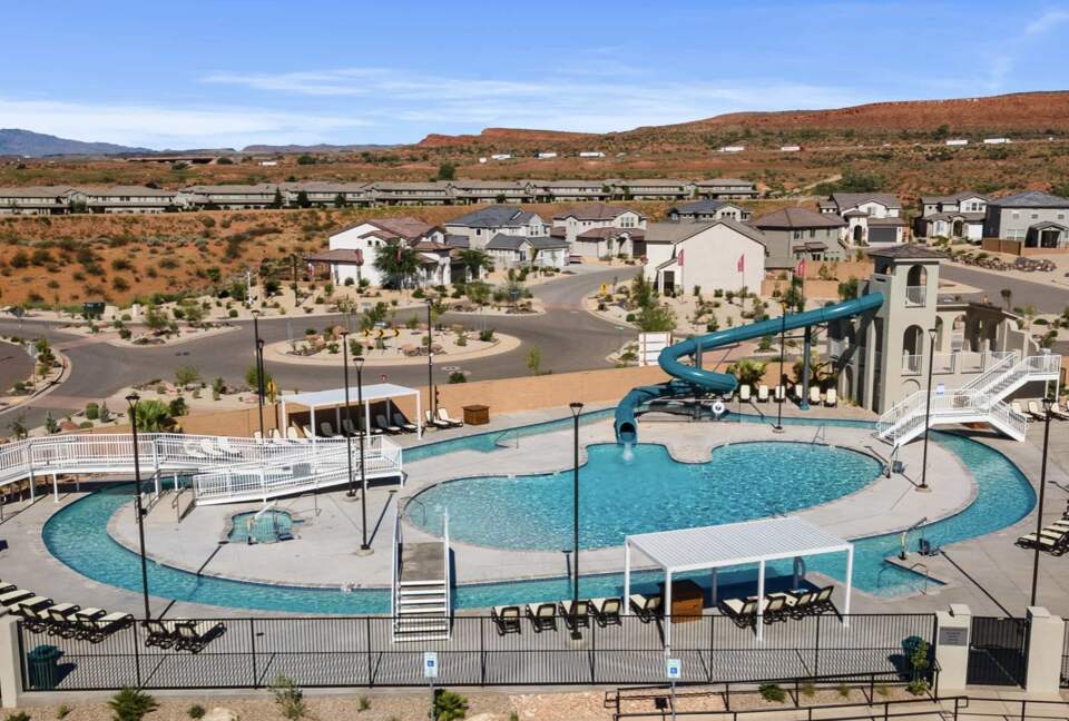 Fun Desert Getaway with Scooters and Pickleball - Washington, Utah