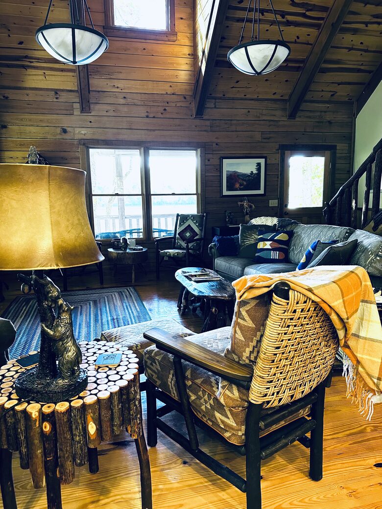 Custom Built Log Cabin on Pristine Lake Santeetlah - Robbinsville, North Carolina