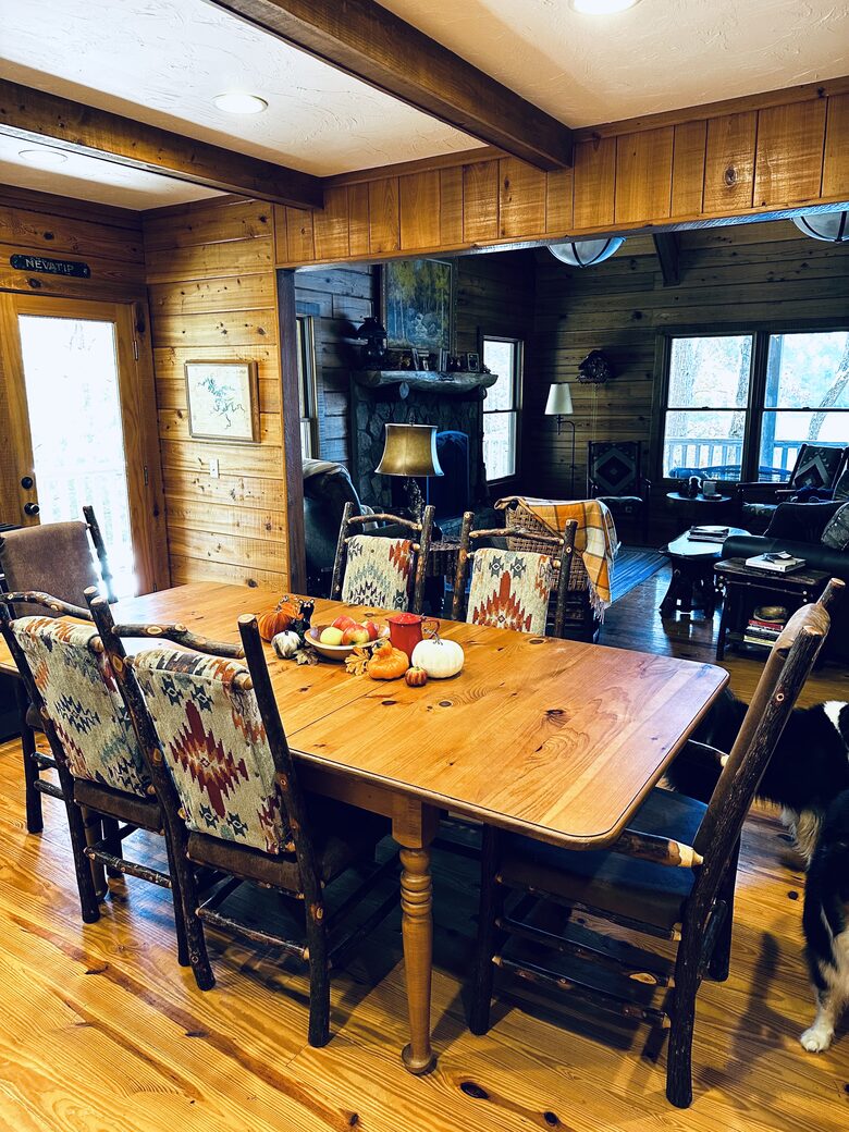 Custom Built Log Cabin on Pristine Lake Santeetlah - Robbinsville, North Carolina