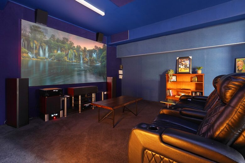Villa Marina Darwin | With Pool & Cinema! - Darwin, Australia