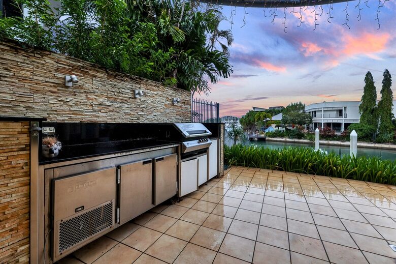 Villa Marina Darwin | With Pool & Cinema! - Darwin, Australia