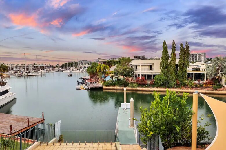 Villa Marina Darwin | With Pool & Cinema! - Darwin, Australia