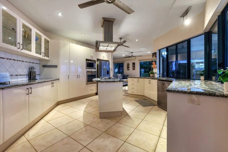 Villa Marina Darwin | With Pool & Cinema! - Darwin, Australia