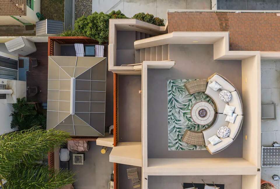 Pacific Beach Condo - 3 Bed & 3 Bath - San Diego, California