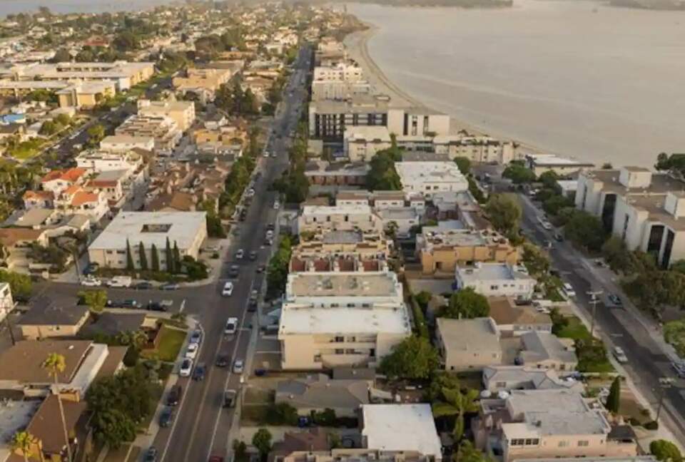 Pacific Beach Condo - 3 Bed & 3 Bath - San Diego, California