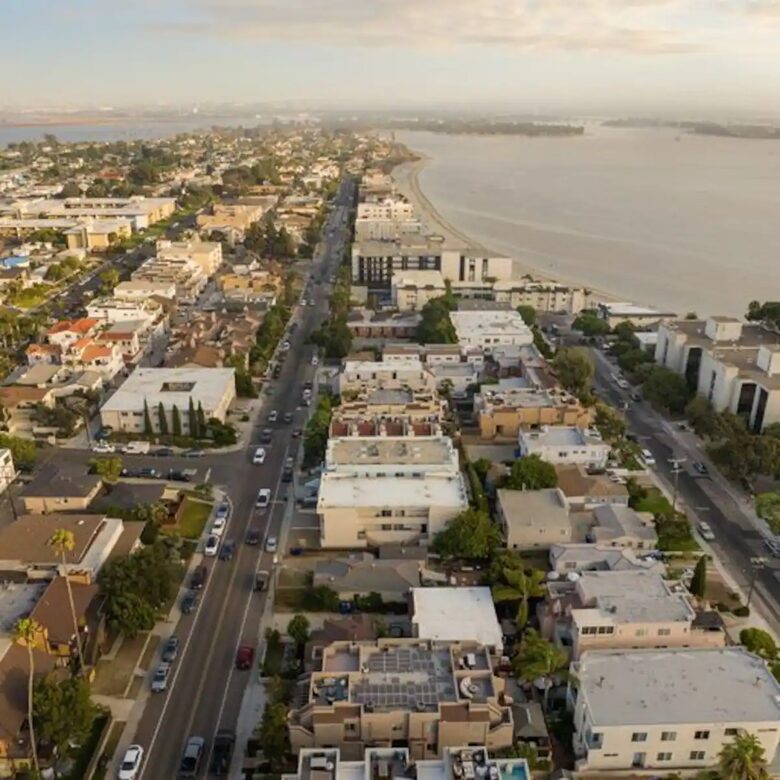Pacific Beach Condo - 3 Bed & 3 Bath - San Diego, California