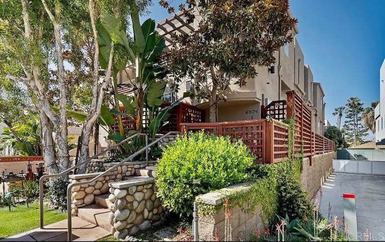 Pacific Beach Condo - 3 Bed & 3 Bath - San Diego, California