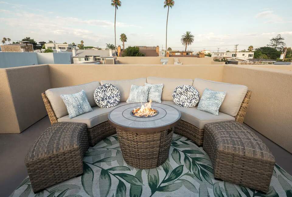 Pacific Beach Condo - 3 Bed & 3 Bath - San Diego, California
