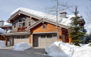 Taluswood The Heights 18 | Ski-in-Ski-Out, Hot Tub - Whistler, Canada